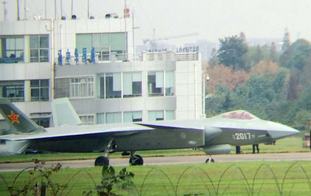 Successful maiden flight of new J-20 prototype