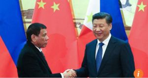 President Xi Jinping (right) meets Philippine president Rodrigo Duterte in Beijing. Photo: Simon Song